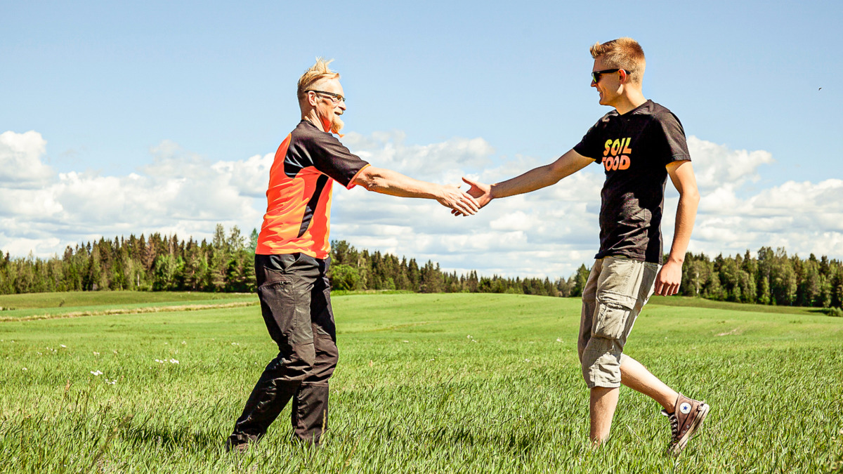 Tillsammans med odlarna bygger vi en hållbar näringskedja.